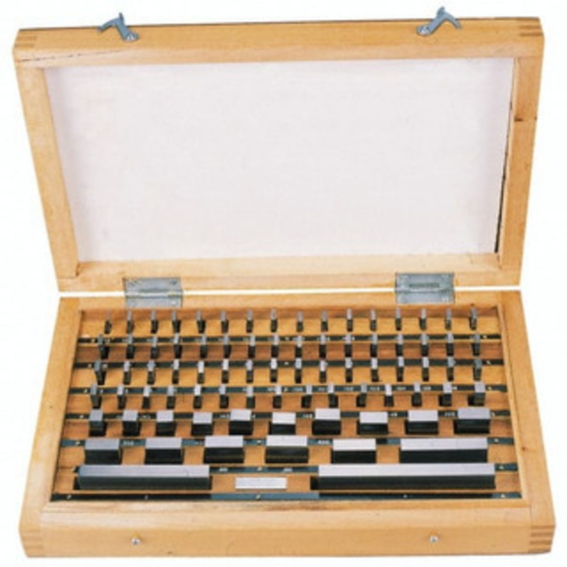 Value Collection 81 Piece, 0.05 to 4, Grade 0, Steel Gage Block Set Rectangular, 10 (3), 12 (4), 5 (0.1-0.4), 6 (0.050), 6 (0.45-1), 8 (2) Tolerance, NIST Traceability Certification 630-4110 – 09904558